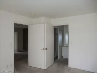 Photo #6: 2074563 Listing