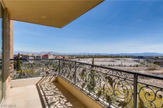 Photo #2: 2074606 Listing