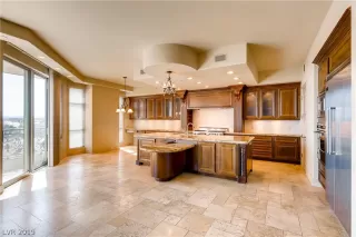 Photo #4: 2074606 Listing