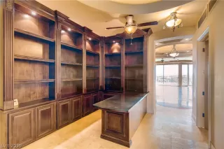 Photo #6: 2074606 Listing