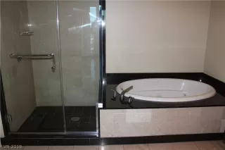 Photo #3: 2074706 Listing