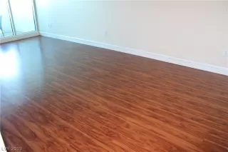 Photo #5: 2074706 Listing