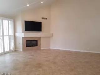 Photo #3: 2074762 Listing 