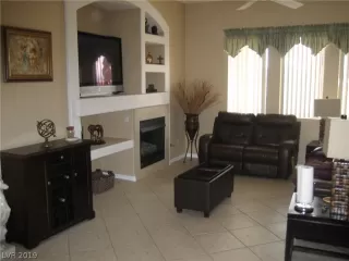 Photo #3: 2074863 Listing 