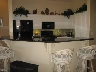 Photo #4: 2074863 Listing 