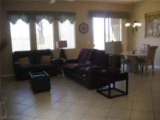 Photo #5: 2074863 Listing 