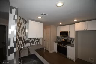 Photo #3: 2074894 Listing