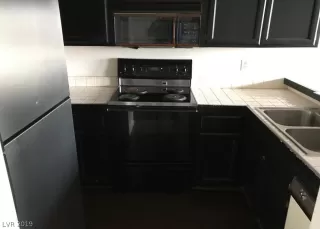 Photo #2: 2074913 Listing