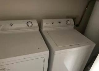 Photo #4: 2074913 Listing