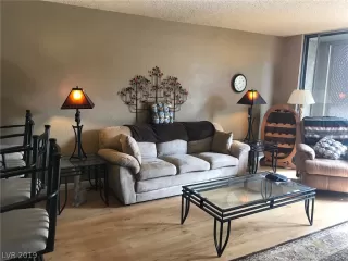 Photo #3: 2074975 Listing 