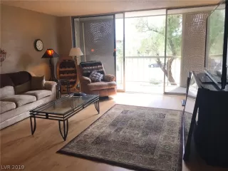 Photo #6: 2074975 Listing 