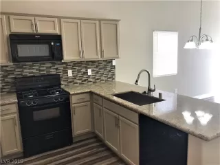 Photo #2: 2074982 Listing 