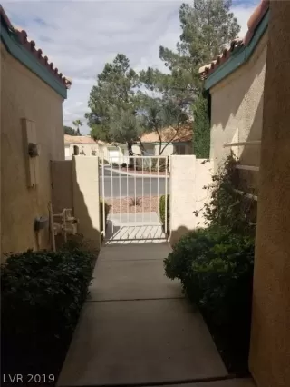 Photo #3: 2074984 Listing 