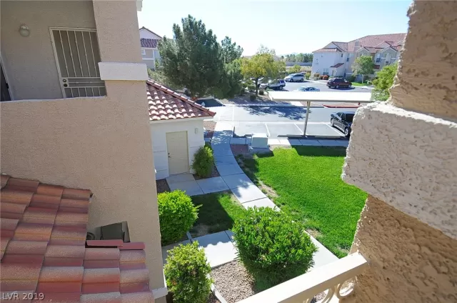 MLS: 2075012 Condo For Sale