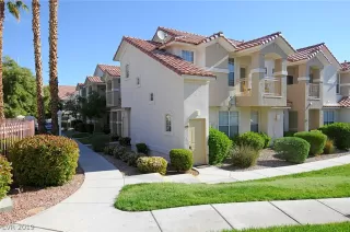 Photo #3: 2075012 Listing
