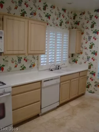 Photo #2: 2075124 Listing 