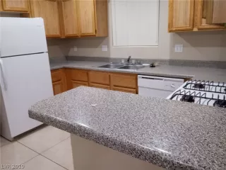 Photo #2: 2075194 Listing 