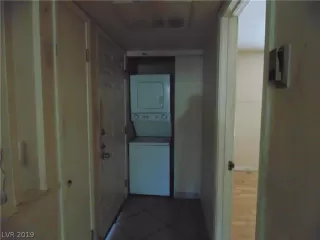 Photo #4: 2075213 Listing 