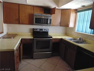 Photo #5: 2075213 Listing 