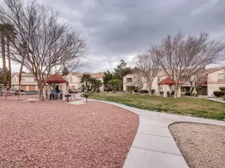 Photo #2: 2075245 Listing