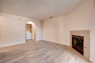 Photo #6: 2075260 Listing 