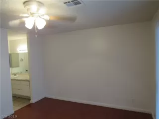 Photo #2: 2075301 Listing 