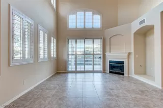 Photo #5: 2075324 Listing 