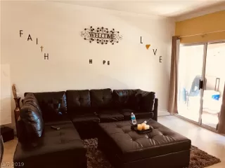 Photo #3: 2075351 Listing