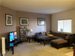 Photo #4: 2075352 Listing