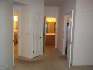 Photo #6: 2075352 Listing