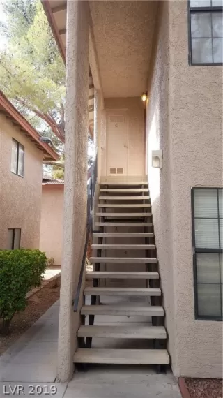 Photo #3: 2075363 Listing 