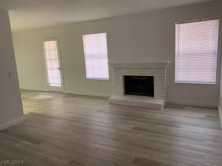 Photo #5: 2075363 Listing 