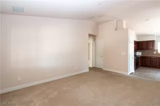 Photo #3: 2075401 Listing