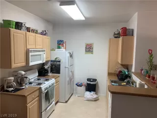 Photo #4: 2075403 Listing 