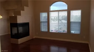 Photo #4: 2075458 Listing