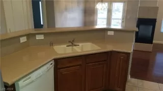 Photo #5: 2075458 Listing