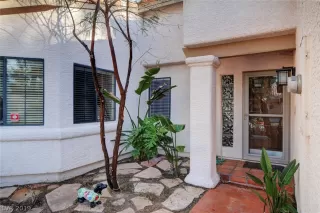 Photo #4: 2075466 Listing