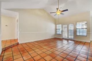 Photo #5: 2075466 Listing