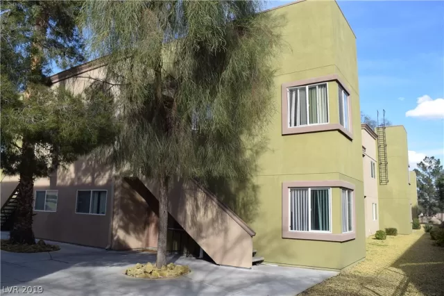 MLS: 2075479 Condo For Sale