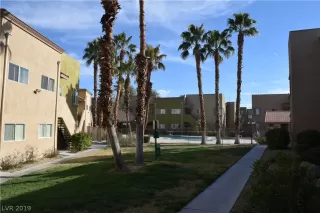 Photo #3: 2075495 Listing