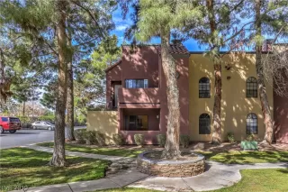 Photo #3: 2075553 Listing