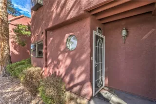 Photo #4: 2075553 Listing