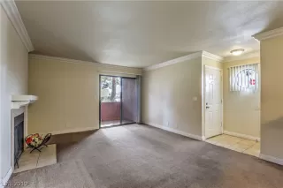 Photo #6: 2075553 Listing