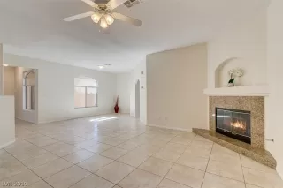 Photo #4: 2075557 Listing 