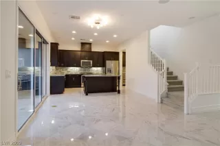 Photo #1: 2075582 Listing 