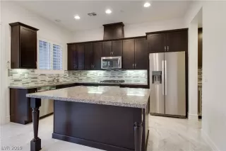 Photo #2: 2075582 Listing 