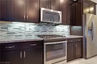 Photo #4: 2075582 Listing 