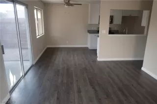 Photo #5: 2075608 Listing