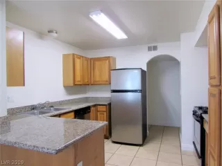 Photo #4: 2075642 Listing 