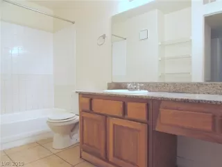 Photo #6: 2075642 Listing 